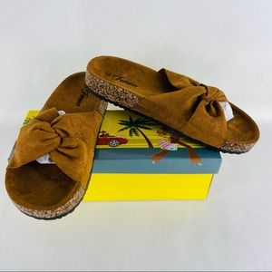 sandals // slides // flip flops, size: 9 women’s